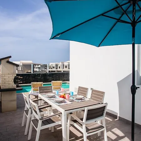Vila 3-bed In Playa Blanca By Retreat Villas