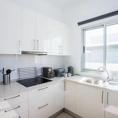 3-bed In Playa Blanca By Retreat Villas Коста Бланка