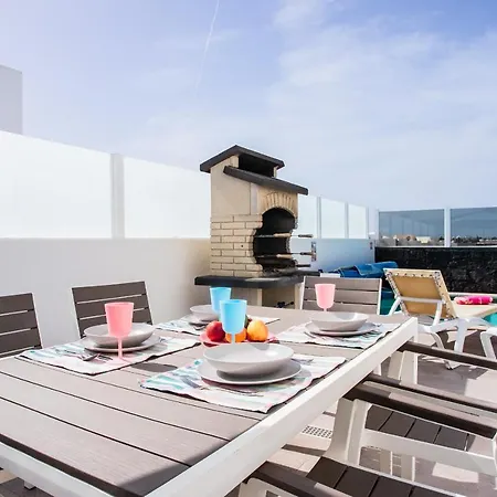3-bed In Playa Blanca By Retreat Villas 빌라 플라야블랑카