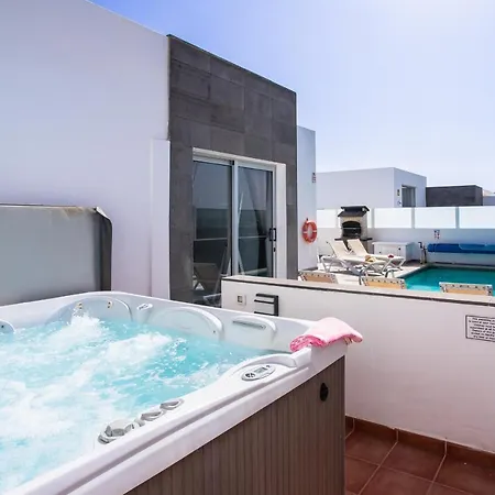3-bed In Playa Blanca By Retreat Villas 빌라 *